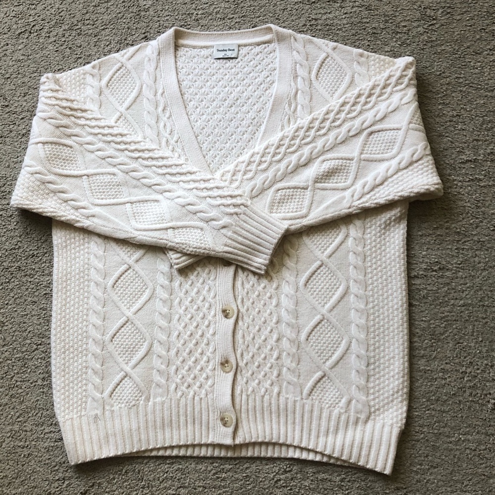 Aritzia/ Sunday Best Cable-Knit V-Neck Cardigan.NWOT.